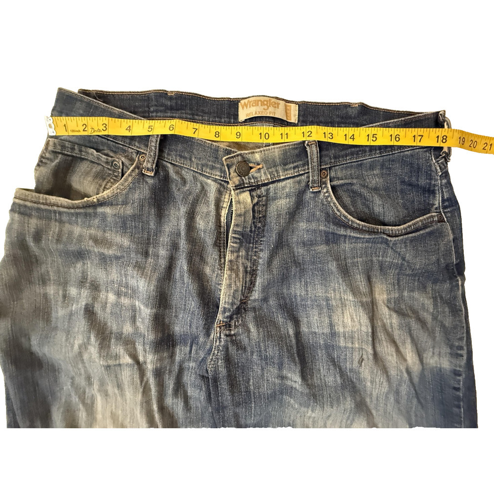 Wrangler Jeans Mens 36x30‎ Relaxed Fit Bootcut Denim Distressed Faded Western - Picture 6 of 9